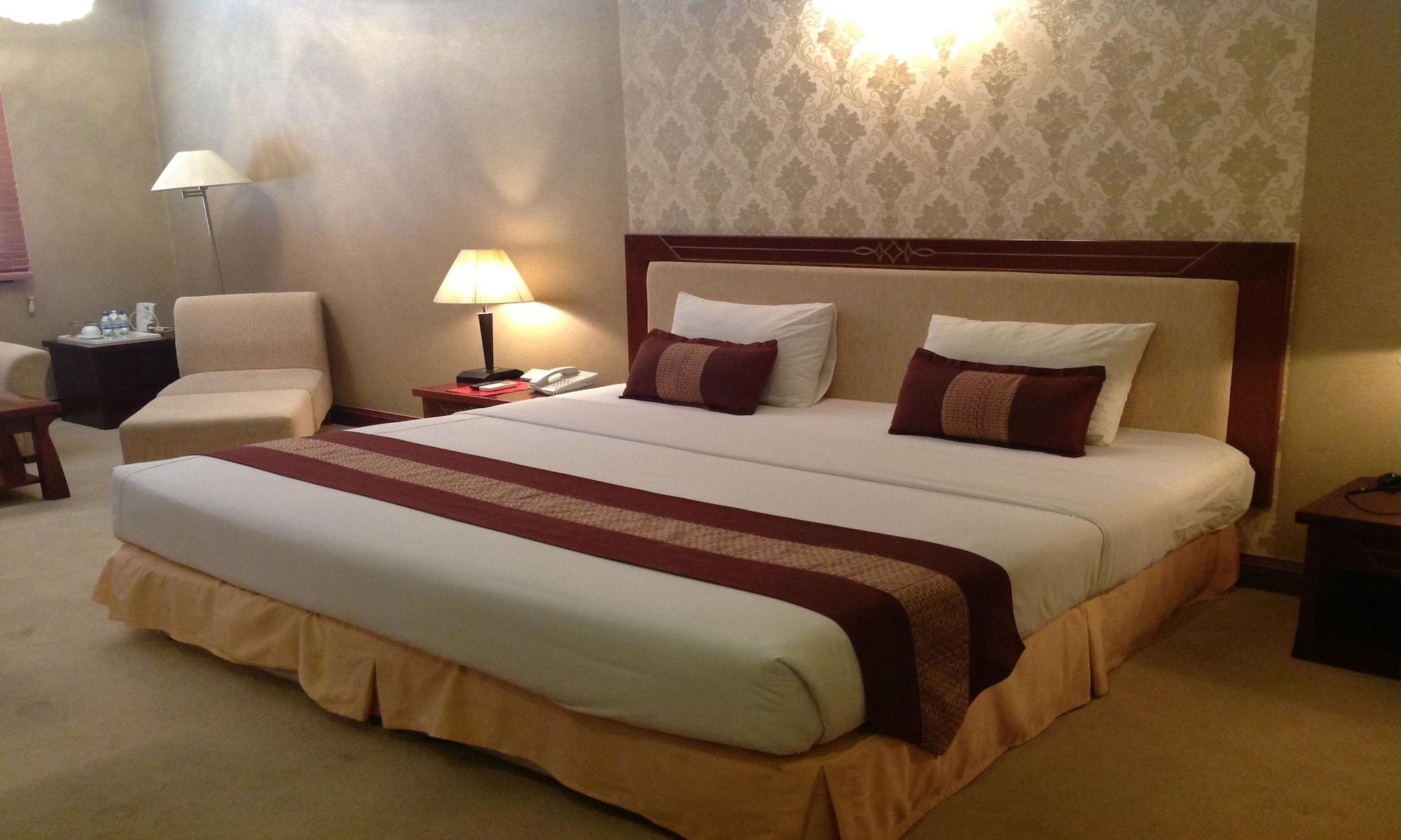 Dong Khanh Hotel Thành Pho Ho Chí Minh Esterno foto