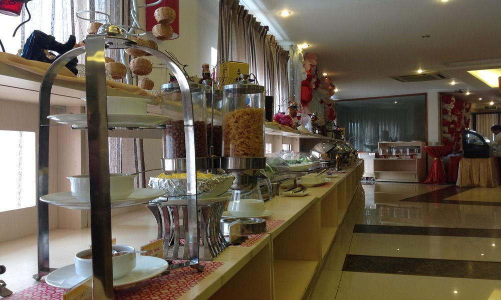 Dong Khanh Hotel Thành Pho Ho Chí Minh Esterno foto