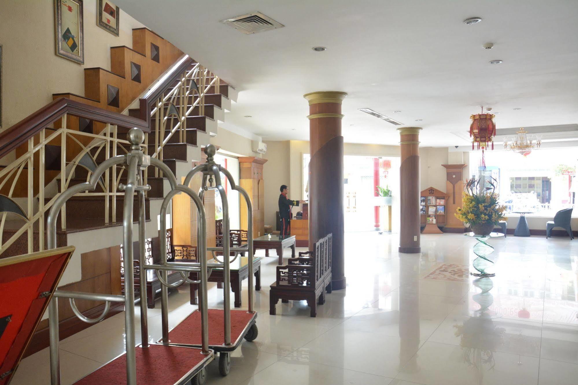 Dong Khanh Hotel Thành Pho Ho Chí Minh Esterno foto